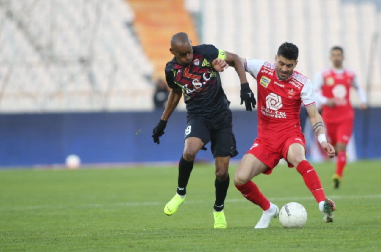 File:Sepahan v Persepolis F.C. at Naghsh-e Jahan Stadium 004.jpg