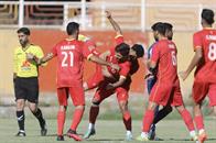 فولاد-ب-حریف-شمالی-اش-را-پرگل-بدرقه-کرد
